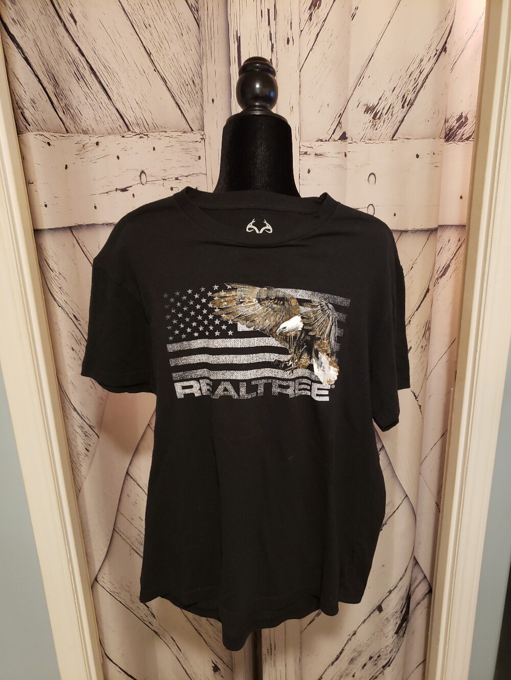 Realtree Men’s Black Graphic Eagle Flag T-Shirt
